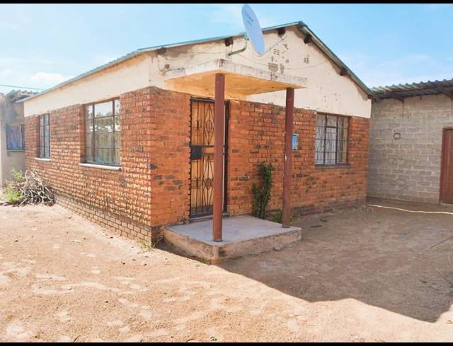 9 BEDROOM HOUSE FOR SALE IN SESHEGO C